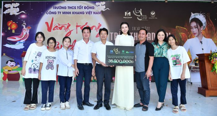 BTC Miss Peace Vietnam trao tặng phần quà trị giá 36.500.000 đ cho các em học sinh có hoàn cảnh khó khăn trường THCS Tốt Động